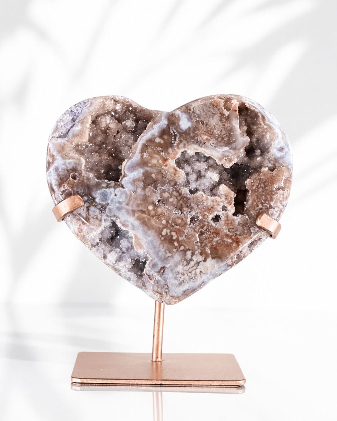 Corazón de Amatista Rosa en Stand
