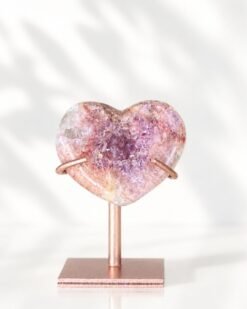 Corazón de Amatista Rosa en Stand