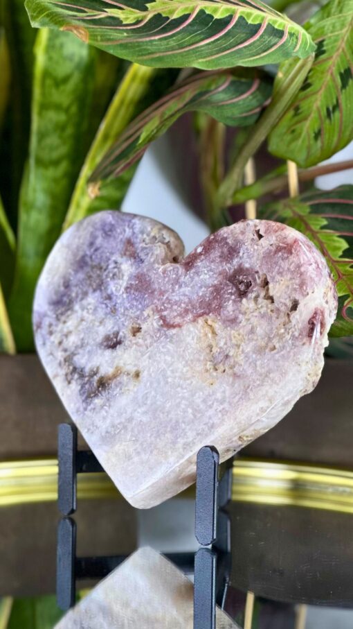 Corazón de Amatista Rosa en Stand - Imagen 2