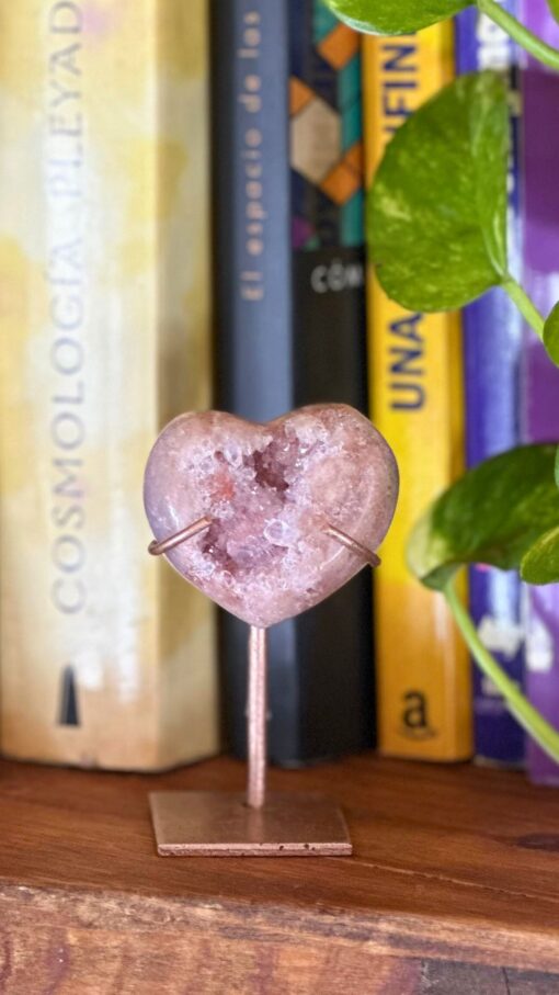 Corazón de Amatista Rosa en Stand g5