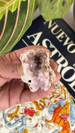 Geoda de amatista rosa 3